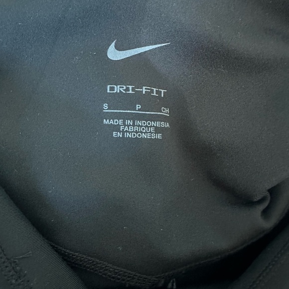 Nike Women's Black Leggings - Picture 4 of 13